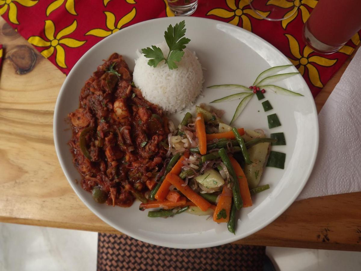 Hotel La Grillade 모로니 외부 사진