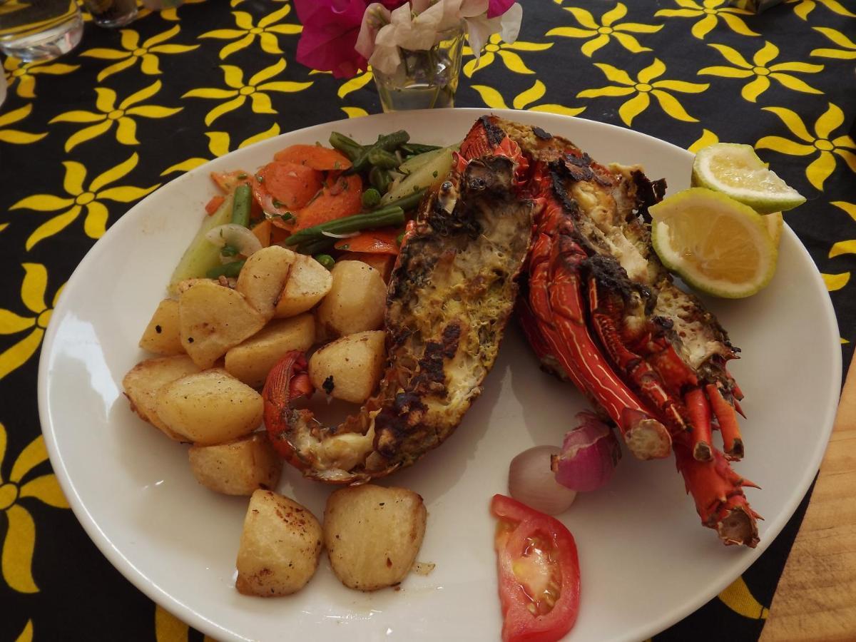 Hotel La Grillade 모로니 외부 사진