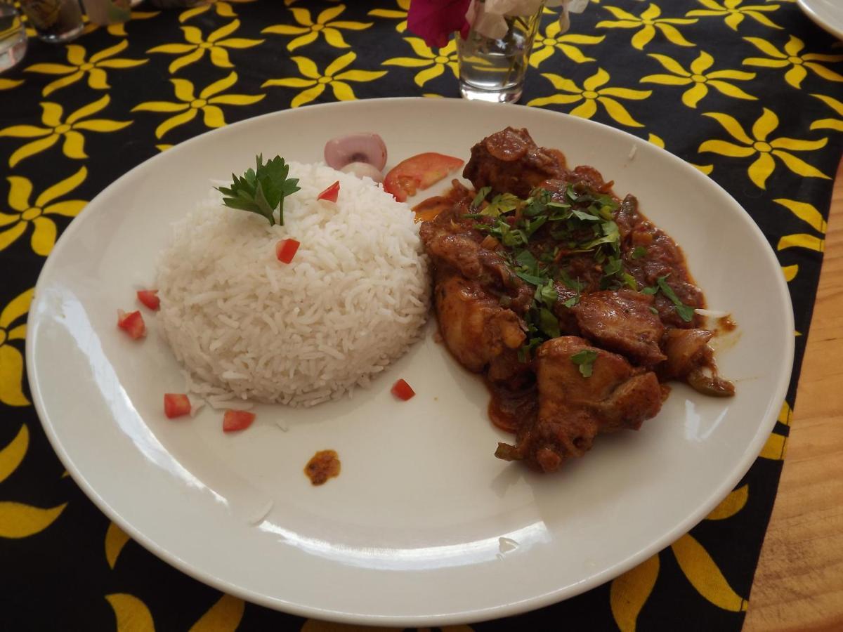 Hotel La Grillade 모로니 외부 사진